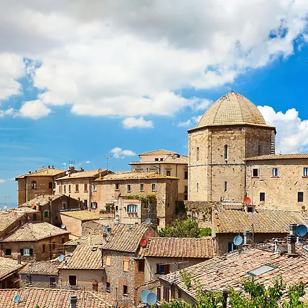 Aria Mit Gemeinschaftspool By Interhome Volterra